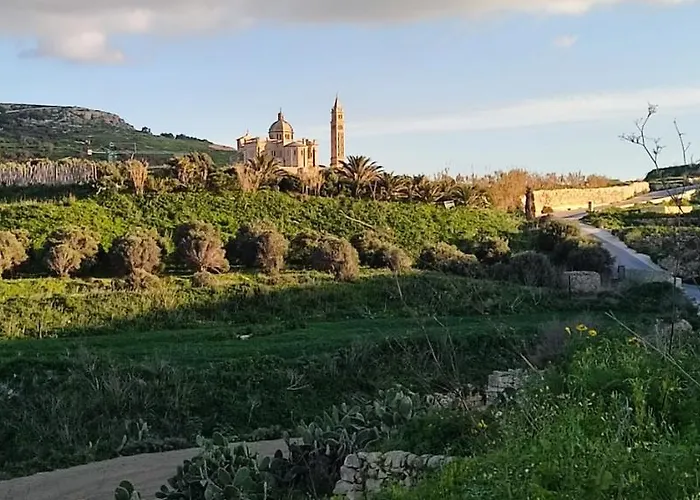 Grotto's Paradise 4* Għarb