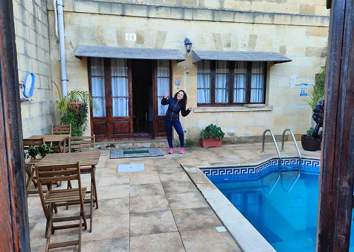 Grotto's Paradise Panzió