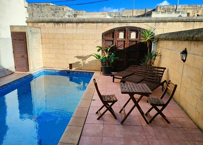 Grotto's Paradise Gharb (Gozo)