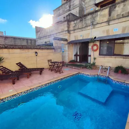 فندق مبيت وإفطار Grotto's Paradise 4*