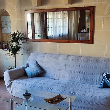 Grotto's Paradise Bed and breakfast 3*