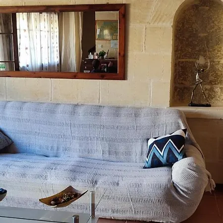 Grotto's Paradise Nocleg ze śniadaniem Għarb