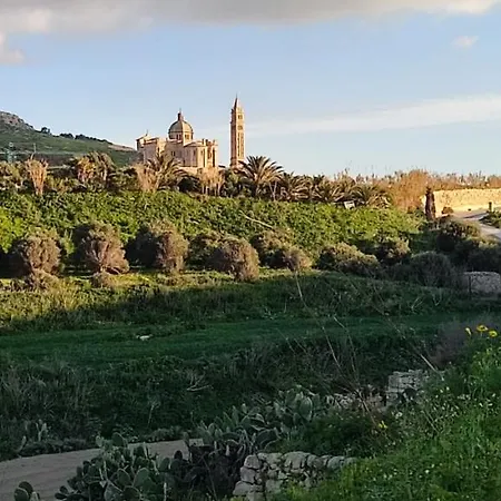 Grotto's Paradise 4* Għarb