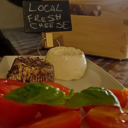 Grotto's Paradise Bed and breakfast Għarb