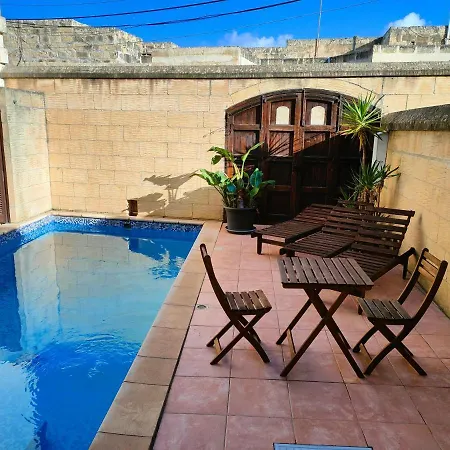 Grotto's Paradise Għarb