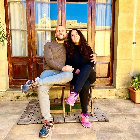 Grotto's Paradise Couette-café Għarb