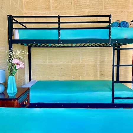 Grotto's Paradise Bed and breakfast 3*