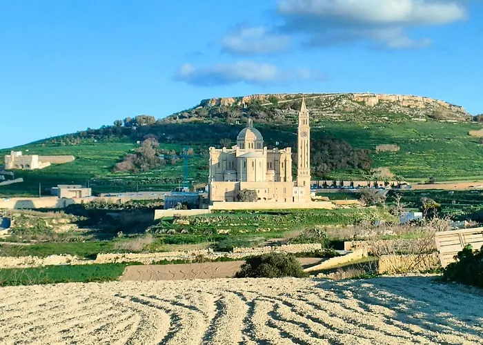 Grotto's Paradise فندق مبيت وإفطار