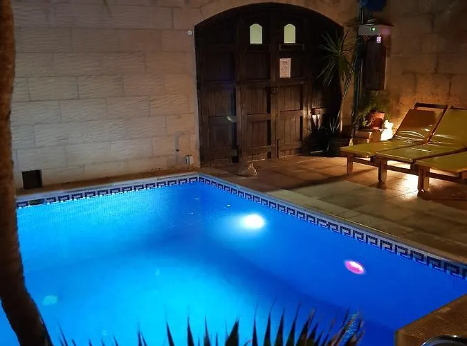 Grotto's Paradise B&B 4*